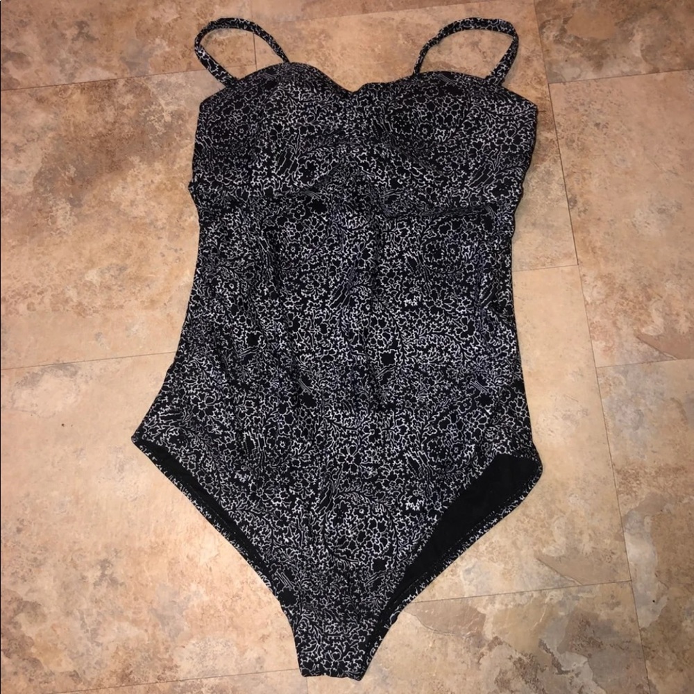 Old navy bathing suit